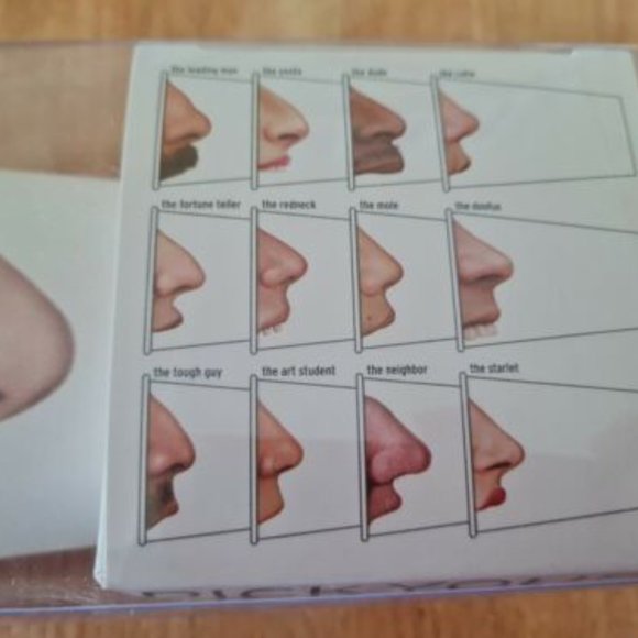 Genuine Fred Pick Your Nose 24 Paper Cups Fun Party New In Box - Picture 3 of 4